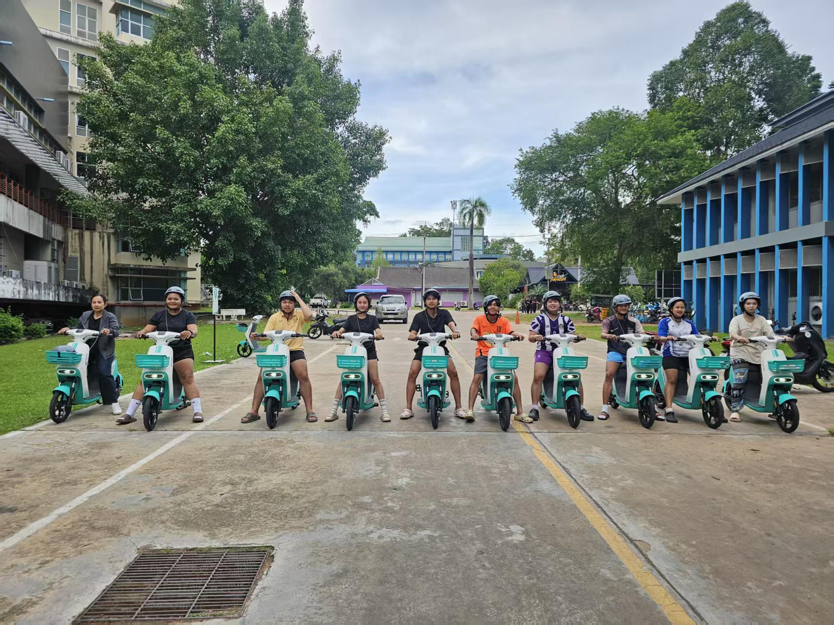 DiDi Bike student riders group photo at Surat Thani Rajabhat University
